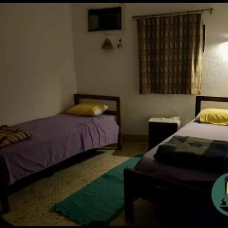 Sebaii Camp السباعى كامب شاطئ الترابين بجوار ويت بالس Ostello Nuweiba` Esterno foto