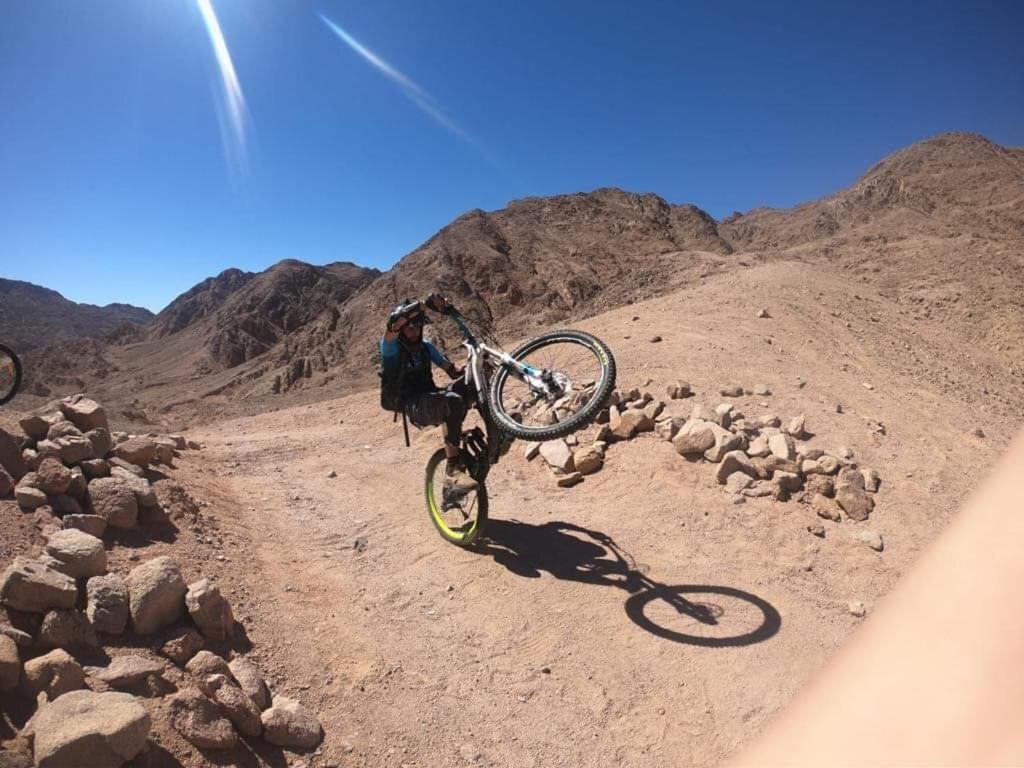 Sebaii Camp السباعى كامب شاطئ الترابين بجوار ويت بالس Ostello Nuweiba` Esterno foto