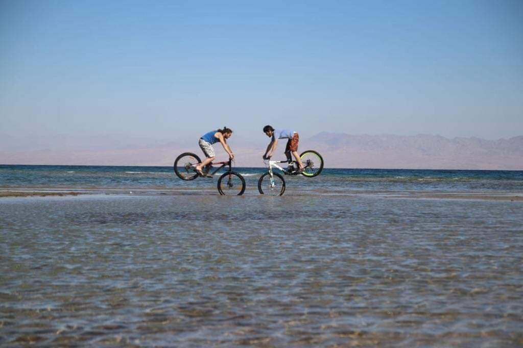 Sebaii Camp السباعى كامب شاطئ الترابين بجوار ويت بالس Ostello Nuweiba` Esterno foto