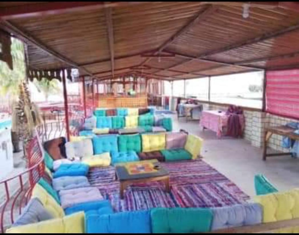 Sebaii Camp السباعى كامب شاطئ الترابين بجوار ويت بالس Ostello Nuweiba` Esterno foto